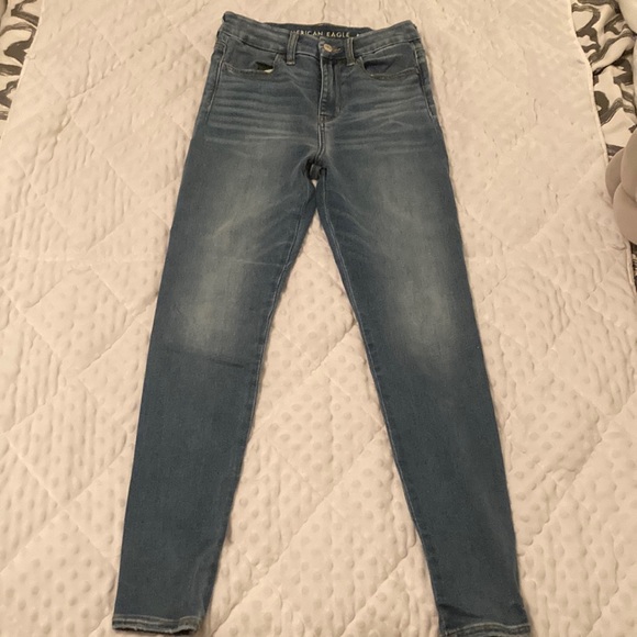 Women’s regular American Eagle jeans size 4. Skinny jeans, worn once. - Picture 1 of 5